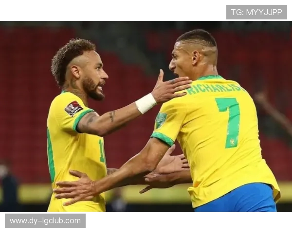 刘恺威踢足球展现运动魅力 这集背后隐藏的感人故事与精彩瞬间